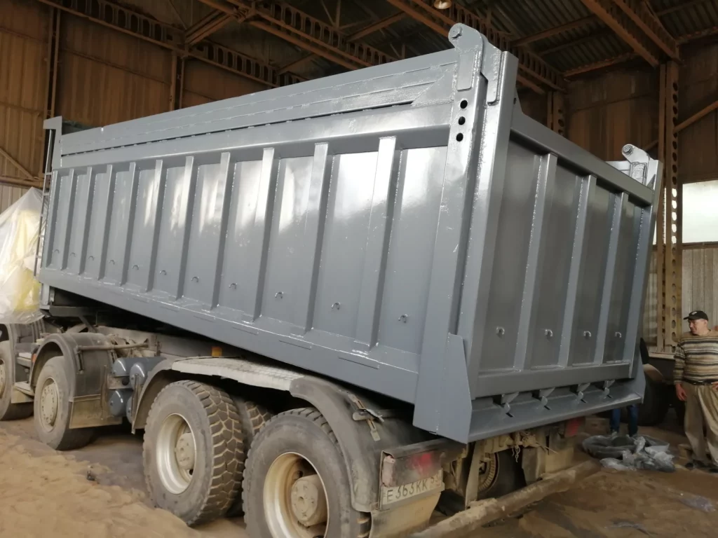 Пескоструйная обработка с трех сторон совков грузовика Scania